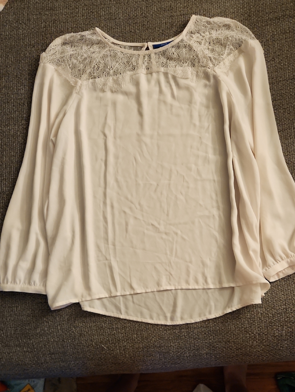 Apt. 9 Cream Lace Yoke Long Sleeve Blouse